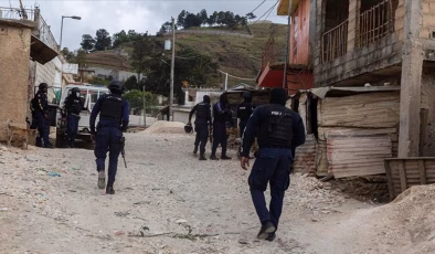 Haiti’de silahlı çete kasaba bastı: 50 ölü