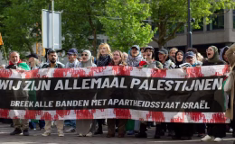 Hollanda’da İsrail’den gelen gemi protesto edildi