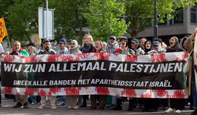 Hollanda’da İsrail’den gelen gemi protesto edildi