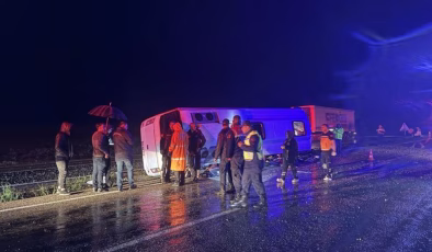 Kahramanmaraş'ta minibüs devrildi: 1 ölü, 22 yaralı | Son dakika haberleri