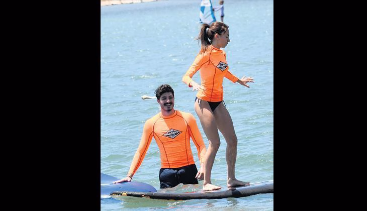 Aşıkların sörf dersi