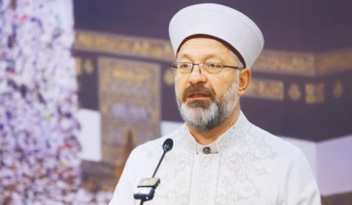 Diyanet İşleri Başkanı Erbaş’tan Arafat’ta  vakfe duası!