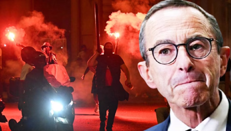 Fransız Bakan, kendi halkına ‘barbar’ dedi