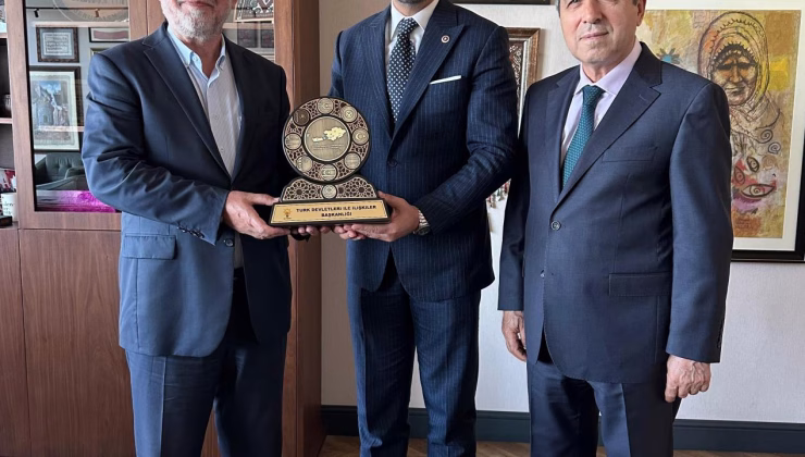 Prof. Dr. Kürşat Zorlu, Kanal 7 Medya Grubu’nu ziyaret etti