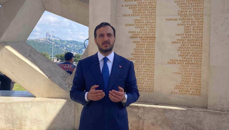 AK Parti İstanbul İl Başkanlığı 15 Temmuz Şehitler Anıtı’nı ziyaret etti