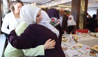 Bakan Göktaş, şehit ailelerine Terörsüz Türkiye’yi anlattı