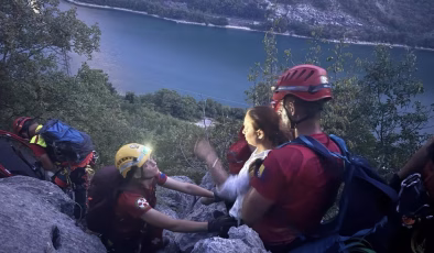 Bosna Hersek’in dağında kayboldular…Türk ekip ölümden döndü!