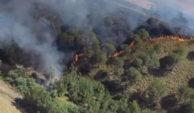 İtalya alev alev yanıyor! Sardinya Adası’nın 20 noktasında yangın!
