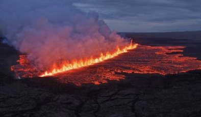 İzlanda’da Reykjanes alarmı! Yanardağda patlama!
