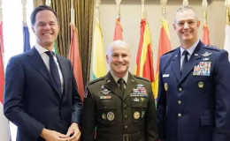 NATO komutasında devir teslim