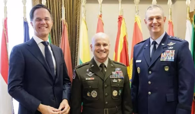 NATO komutasında devir teslim