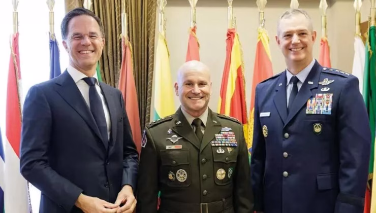 NATO komutasında devir teslim