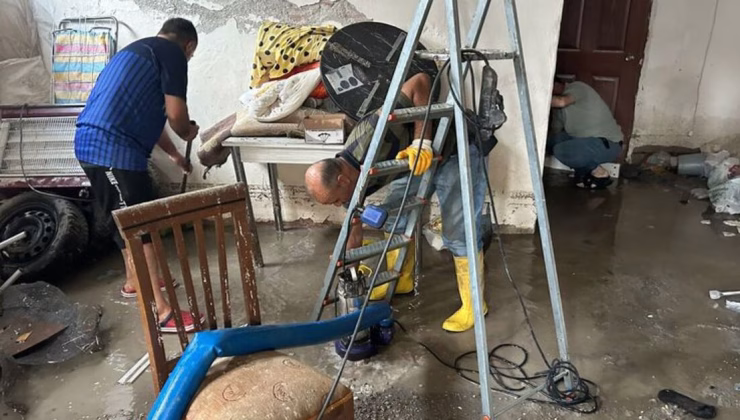 Ankara’da sağanak sonrası tahliye çalışması