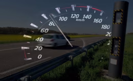 Eşini doğuma yetiştiriyordu! Hız cezası iptal edildi!