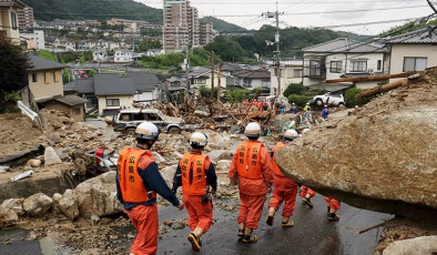 Japonya’da şiddetli yağış felaket getirdi! Sel ve toprak kayması: 3 ölü!