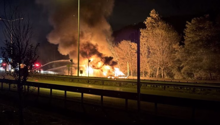 Kimyasal madde ve boya yüklü TIR yandı