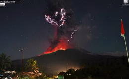 Lewotobi Laki-Laki Yanardağı patladı