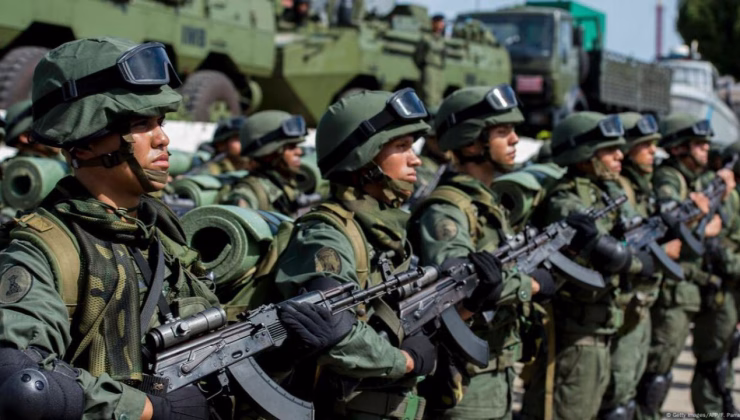 Savaş gemileri yaklaştı! Savaş sesleri! Zorunlu askerlik alarmı! ‘İşgal olabilir’ uyarısı!