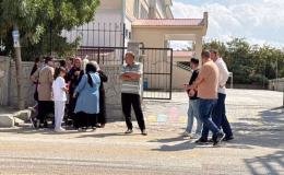 2 öğretmen okulda bıçaklandı!
