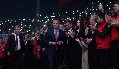 İşte CHP’nin Olağanüstü Kurultay Planı! Delegeler krizin yönünü değiştirebilecek mi?