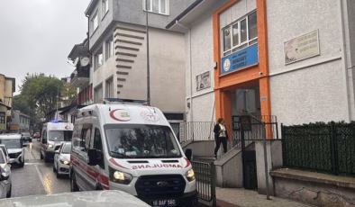 Kantinden şeker alıp yediler… 9 öğrenci zehirlendi!