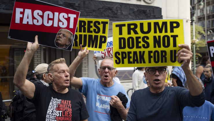 New York’ta düzenlenen Trump karşıtı protestoda göstericiler gözaltına alındı