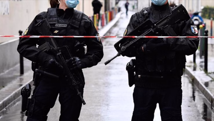 Paris’te müze hırsızlığı! 700 bin dolarlık altın vurgunu!