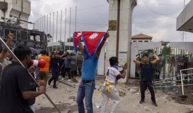 Sosyal medya yasaklanmıştı… Nepal’de kanlı protesto!