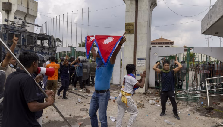 Sosyal medya yasaklanmıştı… Nepal’de kanlı protesto!
