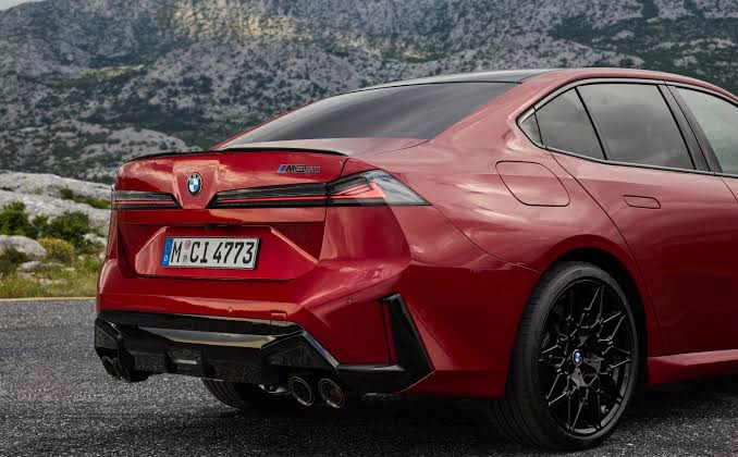 Yeni Nesil Benzinli BMW 3 Serisi Tüm İhtişamıyla Tanıtıldı
